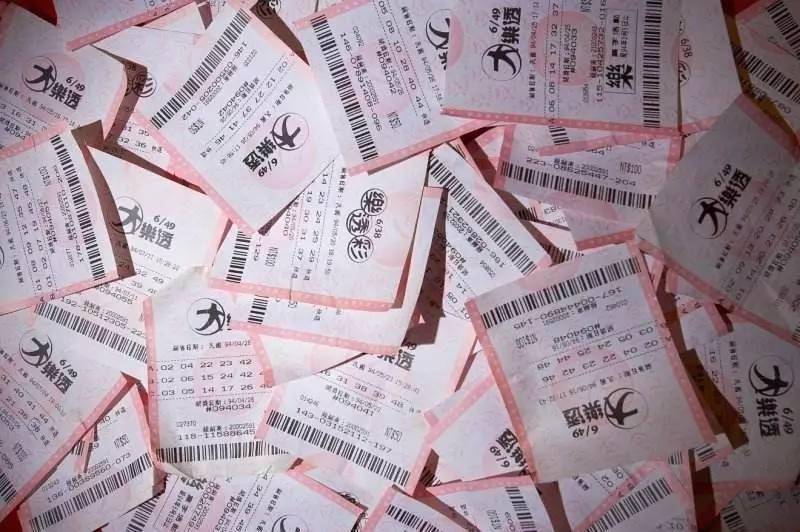 买彩票中大奖靠的是什么？