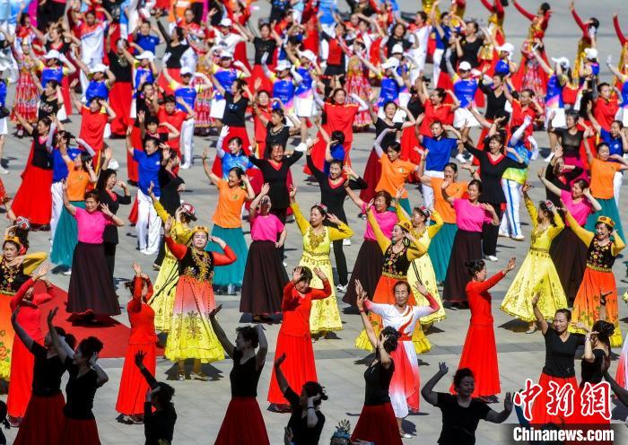 中华彩吧网，探索与体验丰富多彩的民族文化