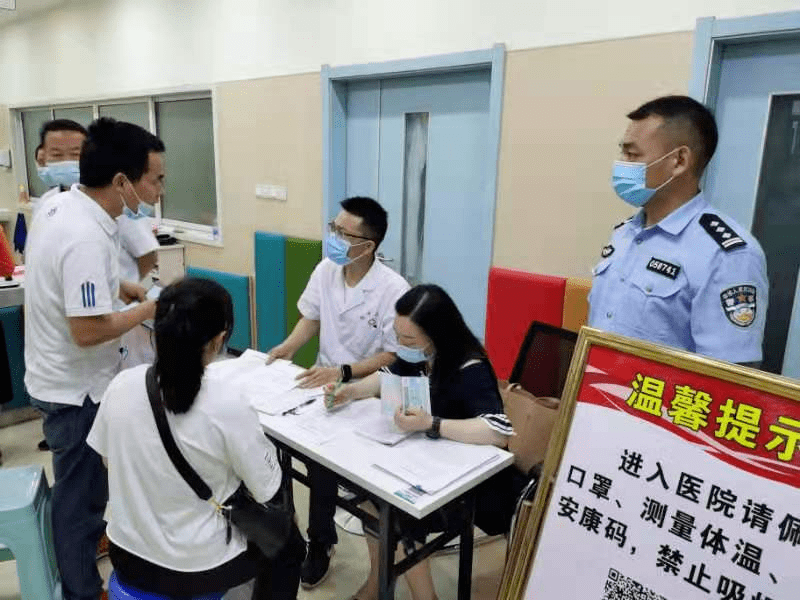 全球新冠疫苗接种突破129亿剂次，里程碑与未来挑战